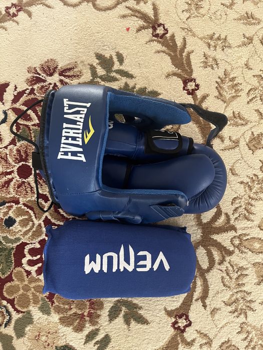 Шлем, перчатка , футы сатылады