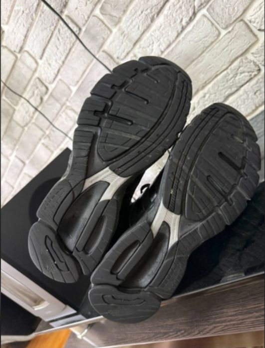 Oригинальные кроссовки Adidas