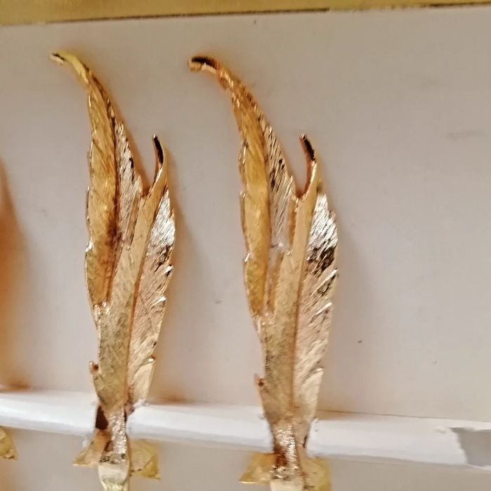 Позлатени прибори.