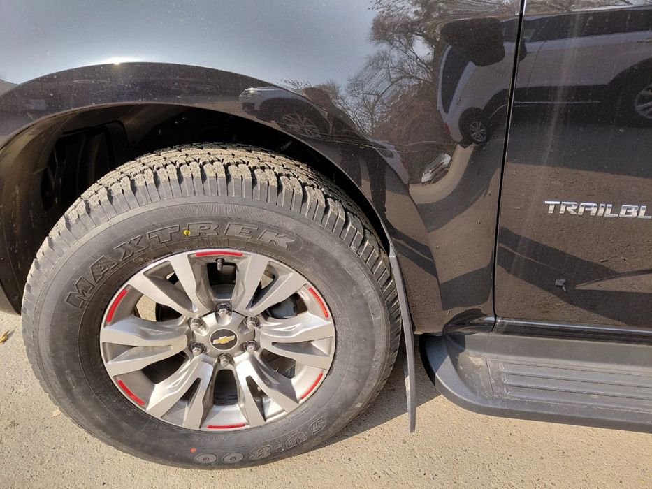 Maxtrek SU-800 A/T / P275/65R18