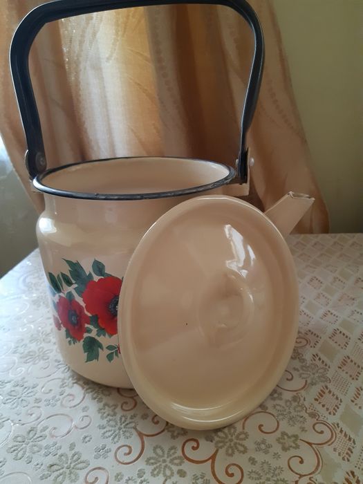 Эмалированный чайник