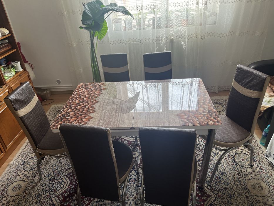 Masa cu 6 scaune