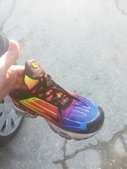 Продавам air max plus