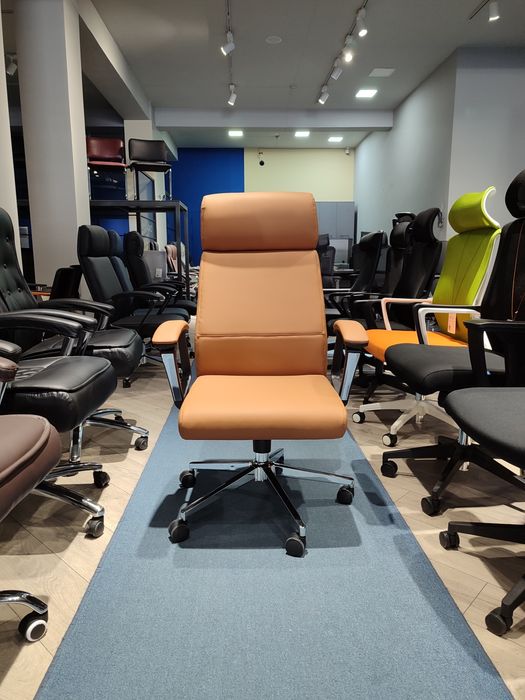 Офисное кресло для руководителя модель Elegant