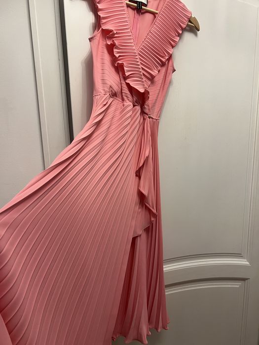 Vand Rochie Nissa roz