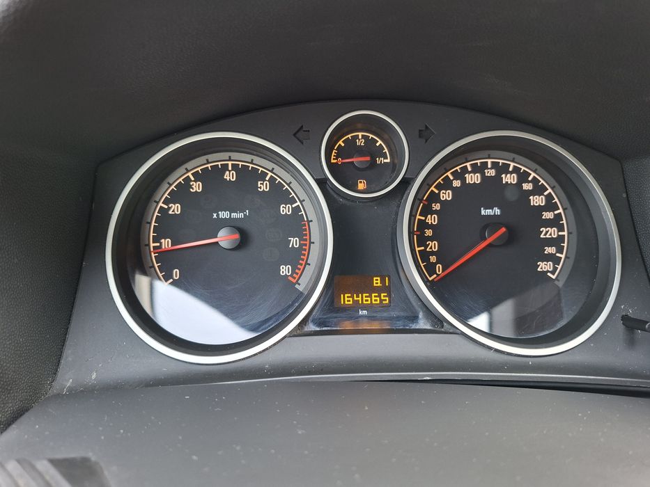 Opel astra h facelift 2009 1.6 benzina .164.000km.reali