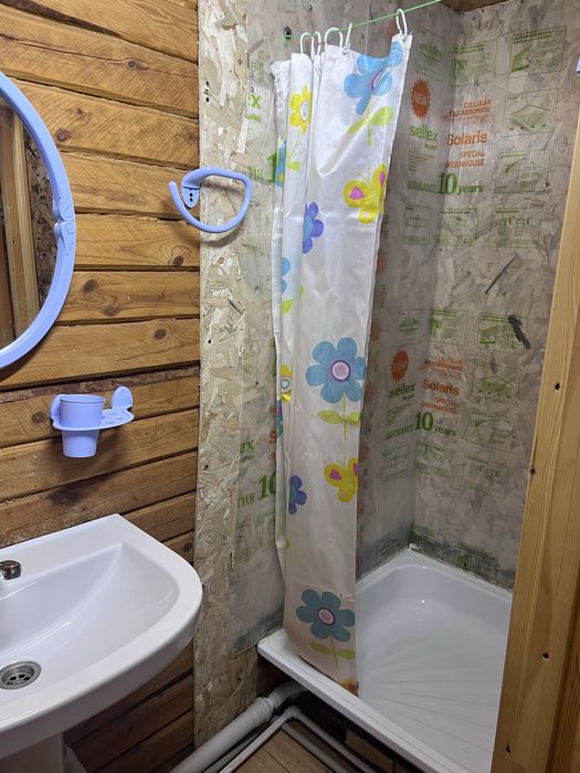 Домики в Боровом с душем и туалетом