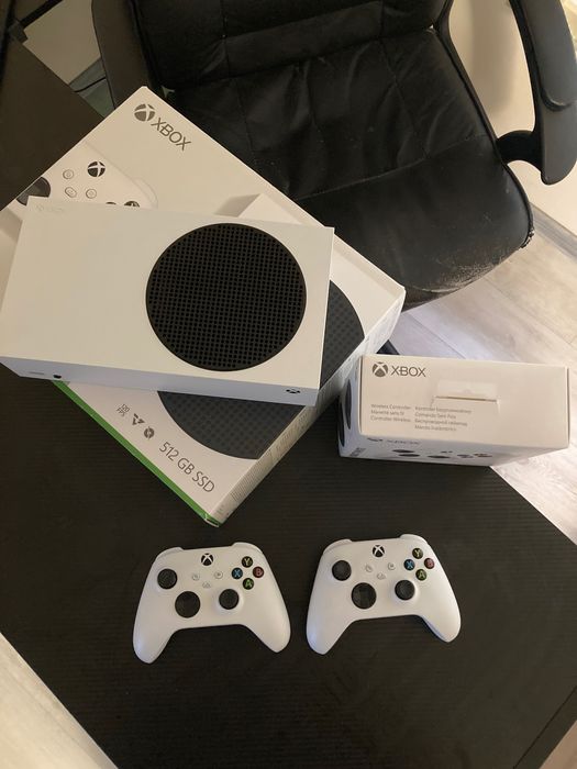Xbox Series S 512GB + 2 контролера