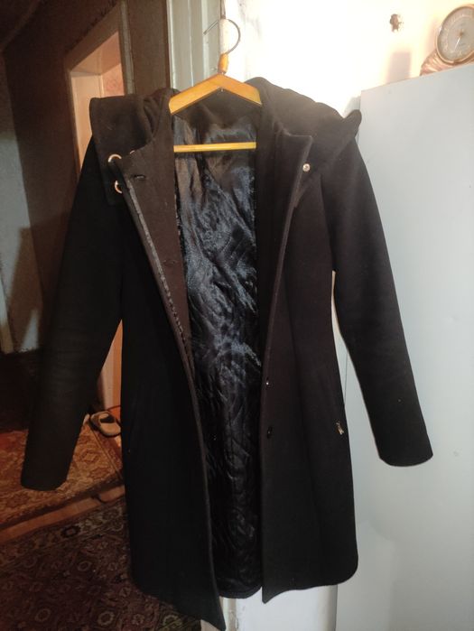 продам пальто осень весна