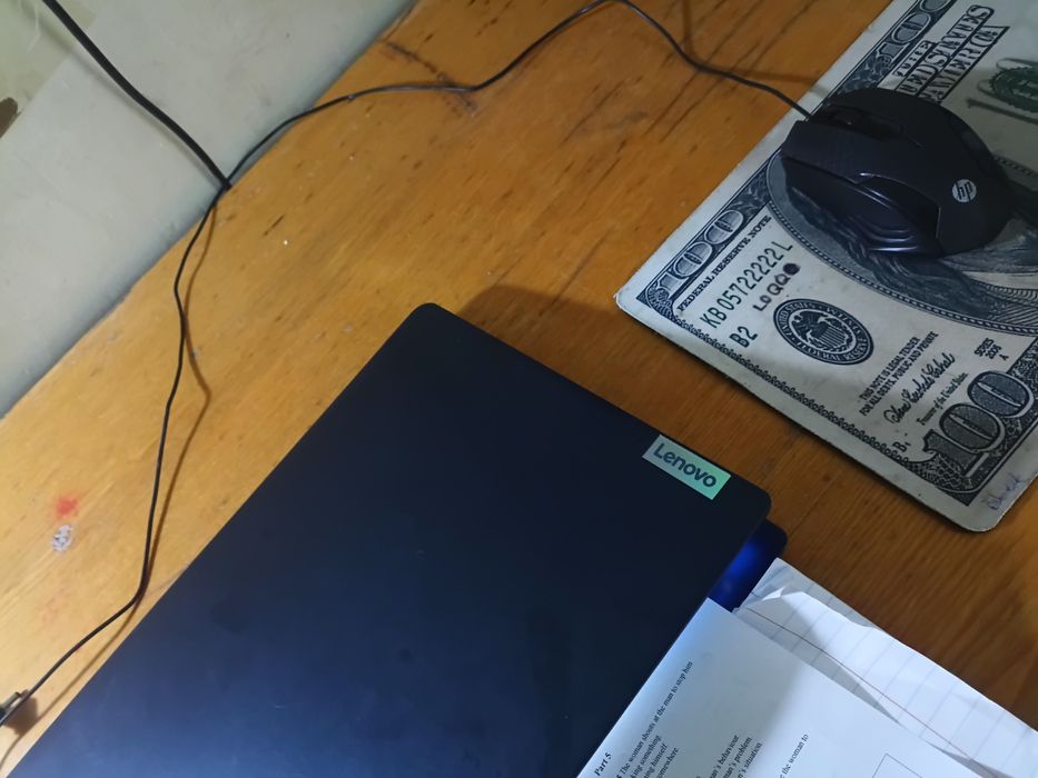 Lenovo notebook laptop notbuk