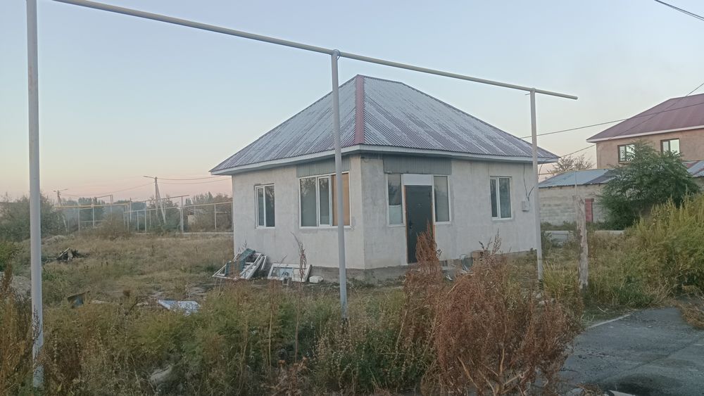 үй сатылады,4 комнаталы