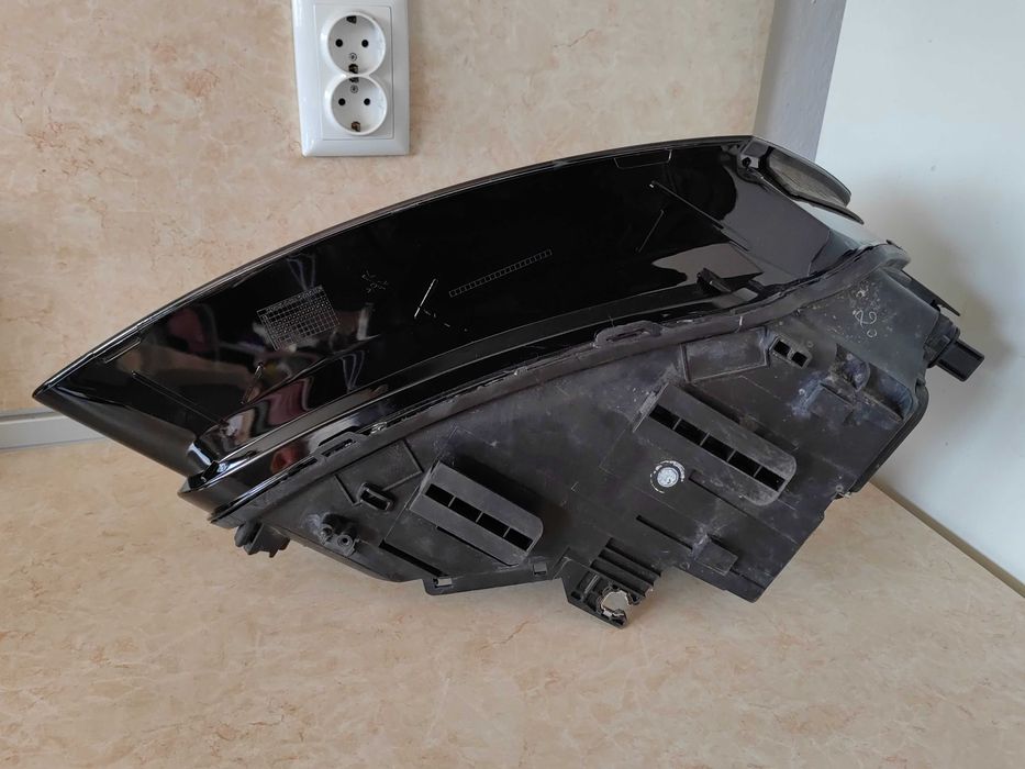 Фар Audi Q5 Bi-Xenon LED ляв / Фар Ауди Кю5 ксенон Оригинален