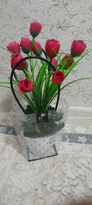 Suniy gullar xonadoningiz kurki