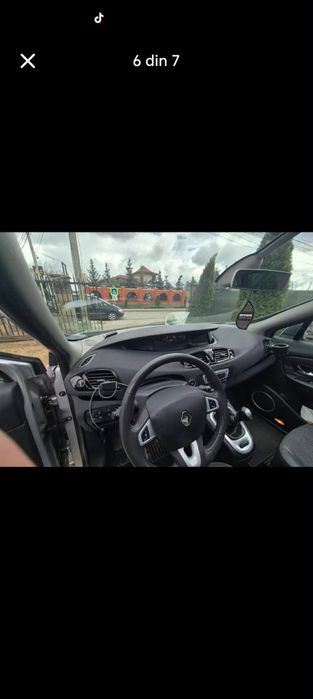Renault Scenic  2012