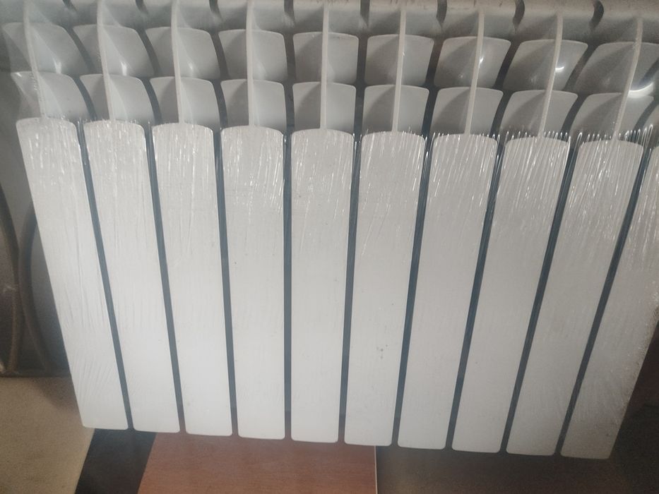 Продаю радиаторы новые есть 4 комплекта