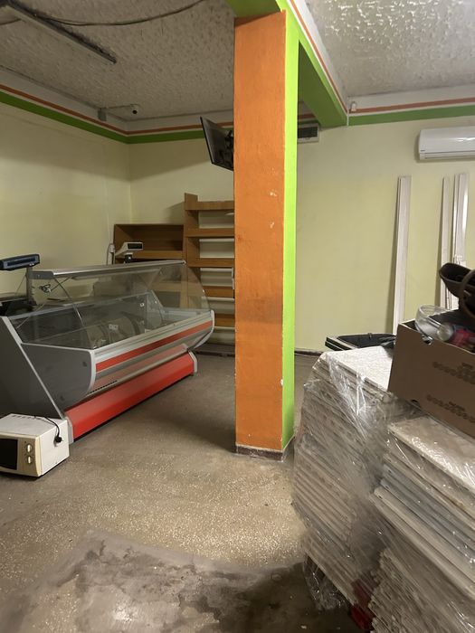 Vand vitrina de mezeluri