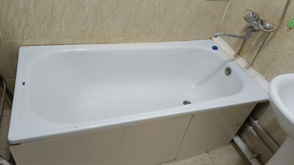 ванна  белая, металлическая, в хорошем состоянии, торг