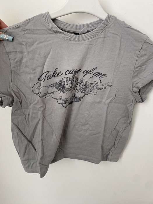 Къса тениска закупувана от H&M