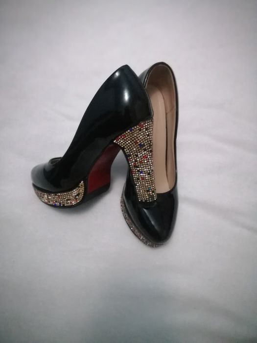 Toʼy va bazmlar uchun mos tufli 38 razmer