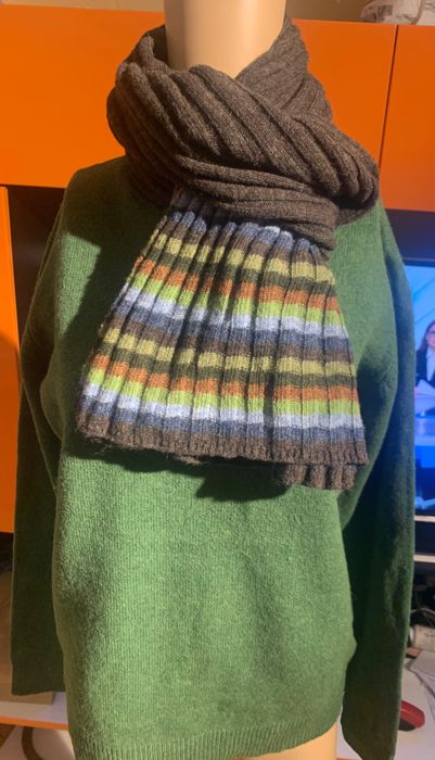 Пуловер 100% агнешка вълна