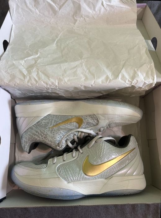 Баскетболни обувки 3 чифта.