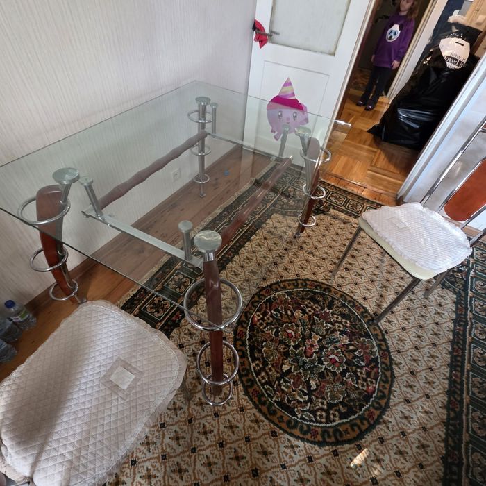 Срочно продам китайский стол 5 стул