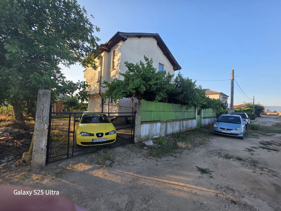 Къща в село Труд