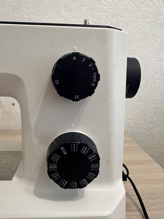 Швейная машина Necci