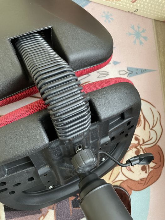 Scaun birou rosu pentru copii de scoala / adulti, rotativ si reglabil