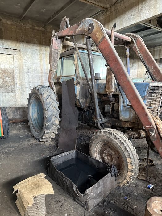 Трактор МТЗ 80 стогометатель с вилой . На ходу