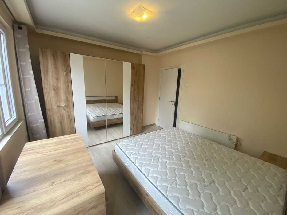 УЮТЕН дом! Тристаен апартамент - район Базар Левски!