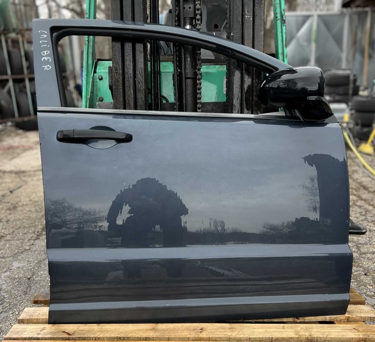 Предна врата за Dodge Caliber / Додж Калибър 2007г