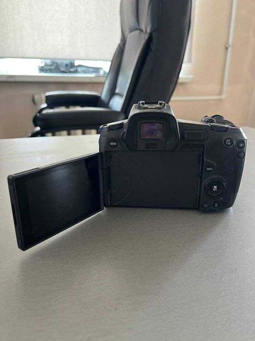 продаю Canon EOS R фотоаппарат
