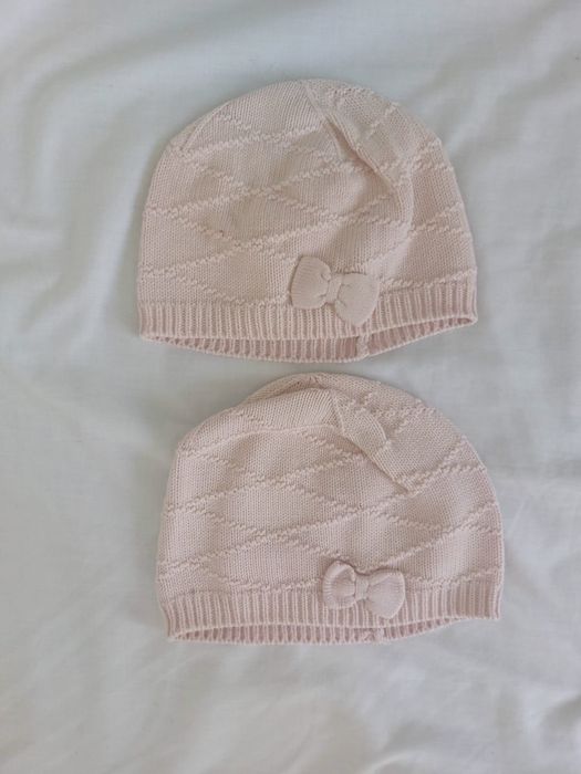 Căciuli.       H&M și cămașă Tommy Hilfiger