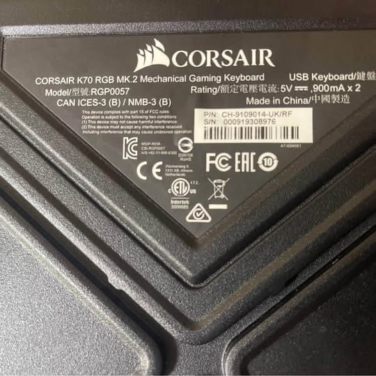 Механична геймърска клавиатура Corsair K70 RGB MK.2