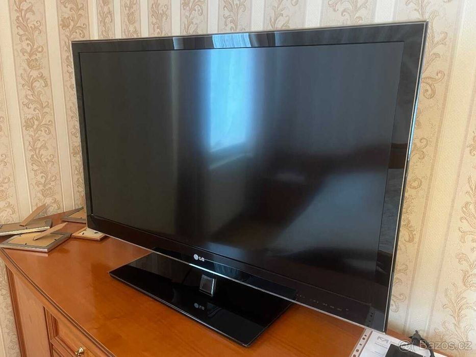 TV 3D LG 42"+5 perechi ochelari polarizati ca la cinema trimit in tara