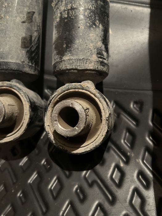 Амортизаторы задние