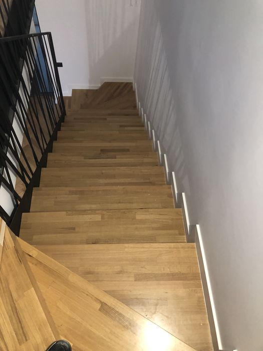 Montam reconditionam parchet lemn masiv stratificat si trepte