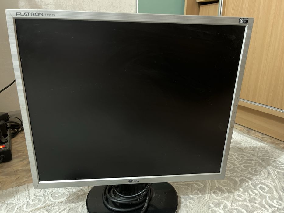 Продам монитор рабочий на запчасти