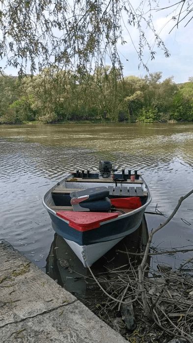 Vand / Schimb Barca aluminium canadian 370 , motor si peridoc