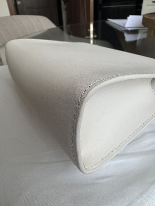 Дамска чанта Furla – нова, кремаво/бяла, с верижка