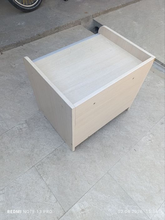 Продам тумбочку.