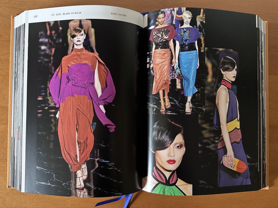 Книга Louis Vuitton Catwalk. Пълна колекция от всички модни ревюта