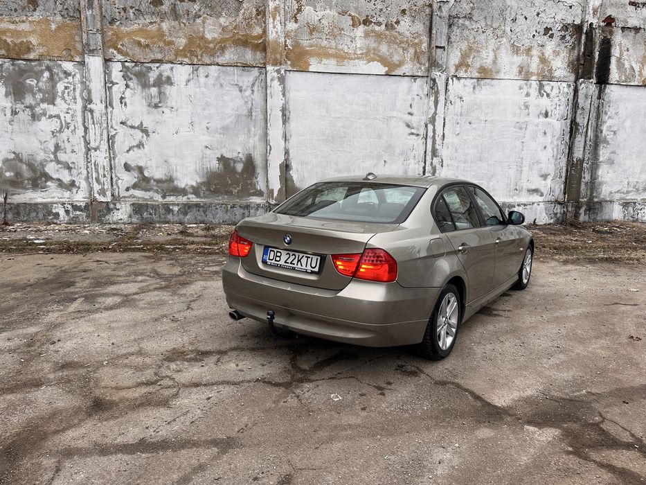 Bmw E90 facelift 318 Automat
