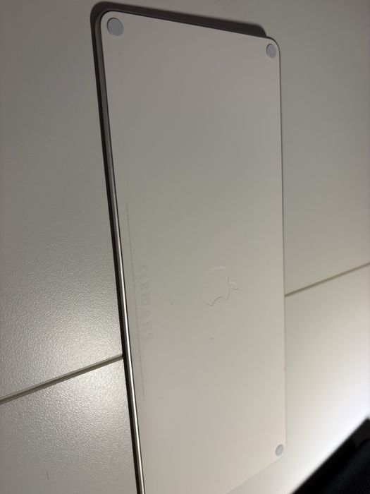 Tastatura apple scurta