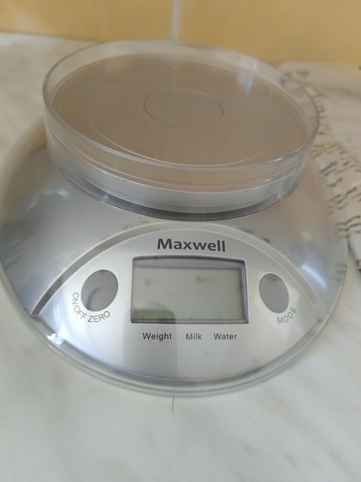 Весы  кухонные .