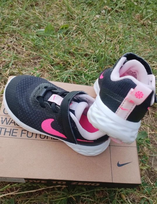 Adidași Nike fete