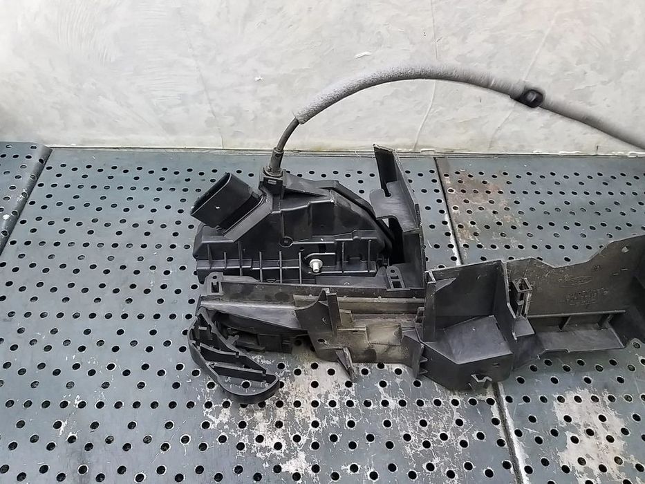 Broasca usa stanga fata ford focus 3 cb8 bm5aa21813dc
