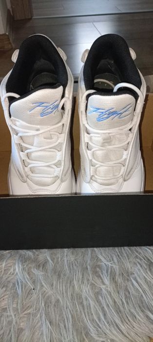 Jordan aura max 4 (citiți descrierea)