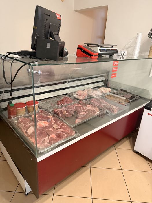 Продается витринный холодильник